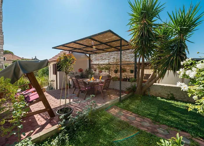Miljas Apartamento *