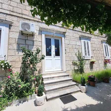 Apartment Miljas