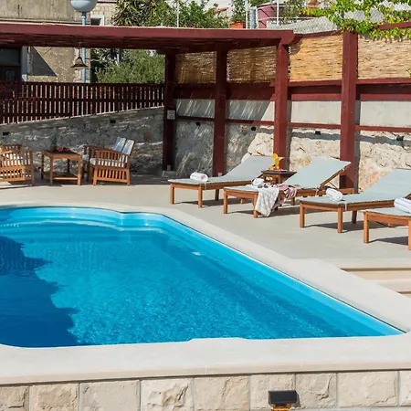 Apartment Miljas *