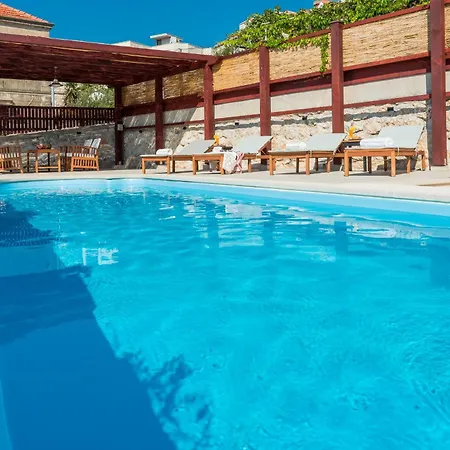 Apartment Miljas *