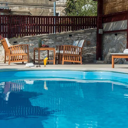 Apartment Miljas *