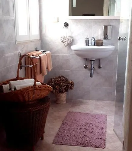 米尔耶丝公寓酒店 *