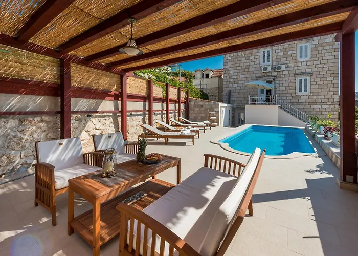 米尔耶丝公寓酒店 *