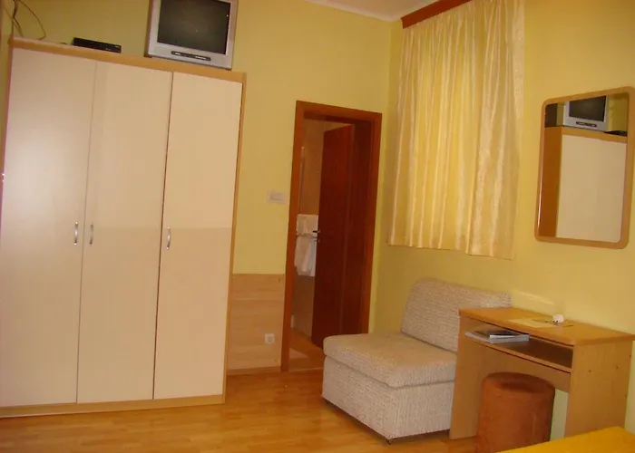 米尔耶丝公寓酒店